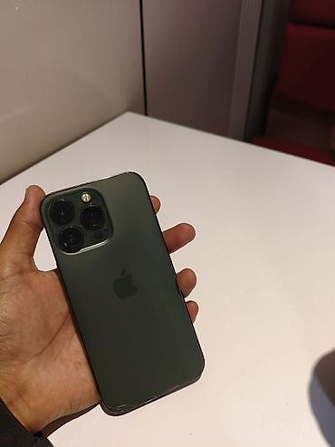 IPhone 13 Pro, 128 ГБ, зелёный цвет Есть скол на задней крышке и на
