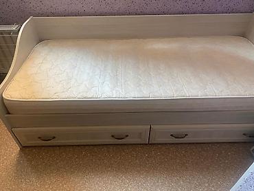 bunk bed: Односпальная кровать-диван с выдвижными ящиками для хранения. - — 2