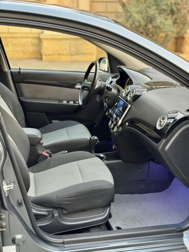 Chevrolet: Chevrolet Aveo: 1.5 l | 2022 il 120000 km Sedan — 9