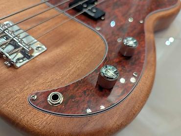 pull: Precision Bass ручной сборки (не серийка) | новый инструмент JAR — 3
