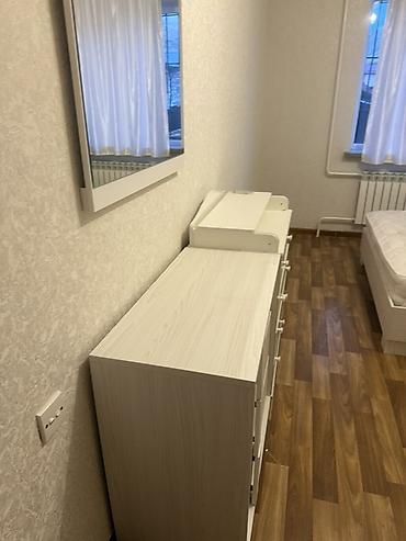 Спальные гарнитуры: Комплект мебели для спальни в светлом цвете (под выбеленный — 2