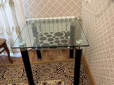 susə stollar: Şüşə üstlü müasir masa - Forma: kvadrat - Üst hissə: qalın, şəffaf — 1