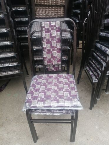 Restoran mebeli: Stulllar 13manatdan başlayır 60manata qeder. Keyfiyyətə görə qiymət — 7