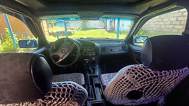 mercedes s class 220: BMW 3 series: 1.8 l | 1993 il Sedan — 3