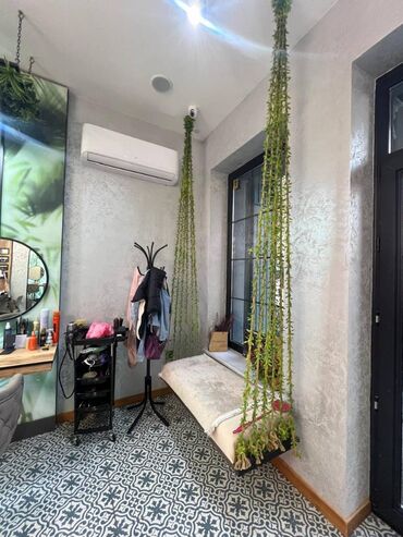 Digər kommersiya daşınmaz əmlakı: Nərimanov rayonu, Ziya Bünyadov, Karl Maksa yaxın ərazidə yerləşən — 4