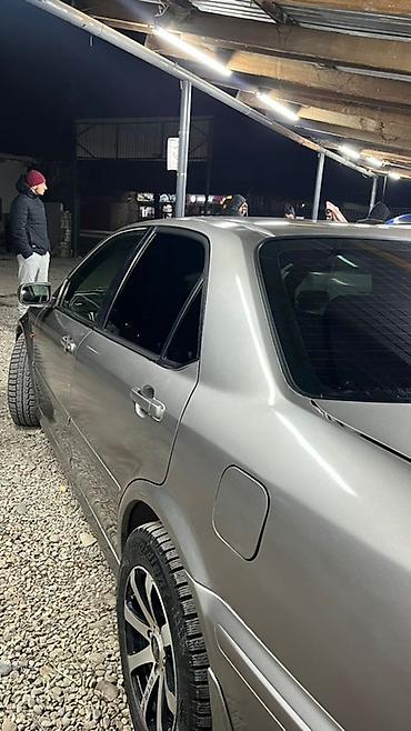 Другие автомобили: Седан серебристого цвета, 4 двери. Компактный и удобный для города — 6