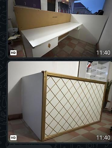 Ağ və qızılı detallar ilə vitrində/mağazada istifadə üçün