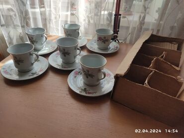 чайные наборы посуды: Чайный набор на 6 персон. абсолютно новый. фарфор роспись. цена 800