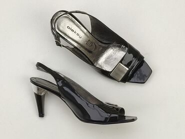 zara chinosy damskie: Sandals for women, 39, condition - Very good