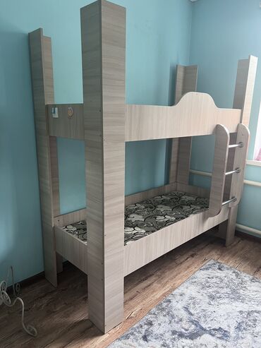 двухъярусная кровать: Двухъярусная кровать, Для девочки, Для мальчика, Б/у