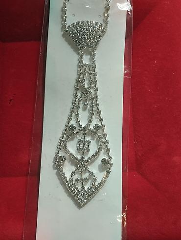 xari bulbul klon: Zərif daşlı boyunbağı - Dizayn: Kravat formalı uzun asqı ilə, detallı — 2