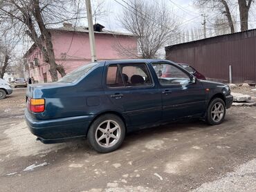 Volkswagen: Volkswagen Vento: 1994 г., 1.8 л, Механика, Бензин, Седан