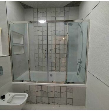 Duş kabinaları, arakəsmələr: Yeni Arakəsmə, Künc üçün, Pulsuz çatdırılma — 16
