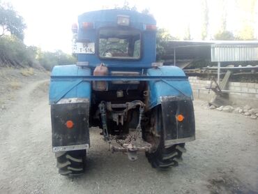 new holland traktor: Traktor T42
