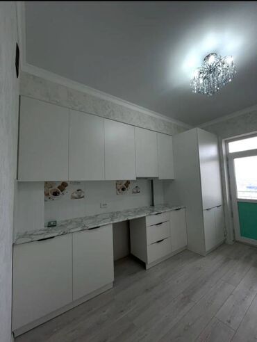 сдается 2 комнатная квартира в джале: 1 бөлмө, 42 кв. м, Элитка, 9 кабат, Евроремонт