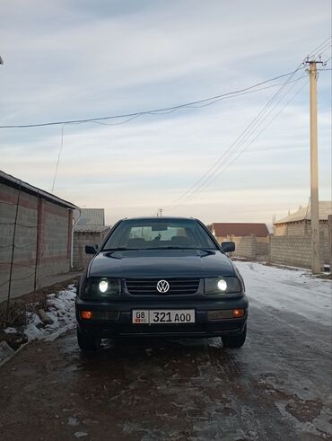 бампер срв 1: Volkswagen Vento: 1993 г., 1.8 л, Механика, Бензин, Седан