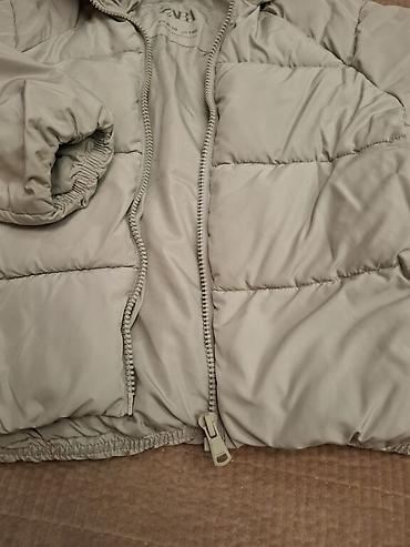 Верхняя одежда: Куртка плащ на девочку пуховик, на 8, 9 лет состояние отличное цвет — 9