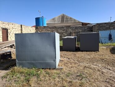 Baklar və çənlər: Bak, Metal, 1000 l l
