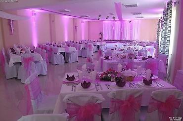 Organizacija događaja: Prodajem 300 komada elegantne bele navlake za stolice.
Tel — 1