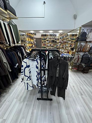 paltolar ve kurtkalar model: Qadın geyim və aksesuar butik kolleksiyası - Geyim: klassik və — 1