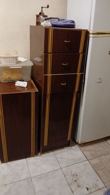 Paltaryuyan maşınlar: - Silverline ön-yükləməli paltaryuyan maşın. Qara korpus, geniş şüşə — 16