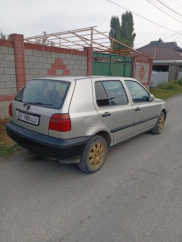 коробка в багажник авто: Volkswagen Golf: 1996 г., 1.8 л, Механика, Бензин, Хетчбек