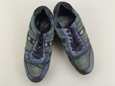 Sneakers & Athletic shoes: Sneakers & Athletic shoes