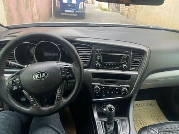 Kia: Kia Optima sedan – gümüşü rəngdə, şıq və idman ruhlu komplektasiya — 10