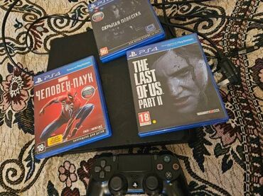 PS4 (Sony Playstation 4): Playstation 4 Slim, 3 oyun, Last of Us Part 2, Spider Man, Hidden