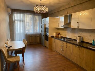 Uzunmüddətli kirayə mənzillər: Nəsimi rayonu, Nizami küçəsində, "Port Baku" yaxınlığında elit tipli — 6