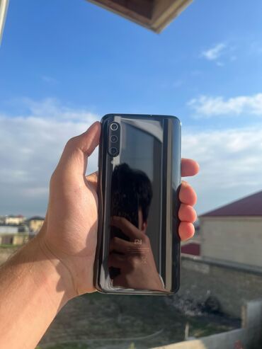 mi 11 ultra satilir: Xiaomi Mi 9, 64 GB, rəng - Qara, 
 Barmaq izi, Face ID, Simsiz şarj