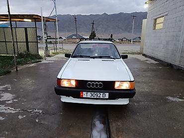 Унаа сатуу: Audi 80: 1986 г., 1.8 л, Кол менен иштөөчү, Бензин, Седан — 1