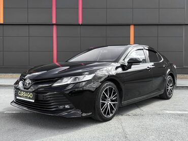 срочно продам авто в связи с переездом: Toyota Camry: 2021 г., Гибрид, Седан