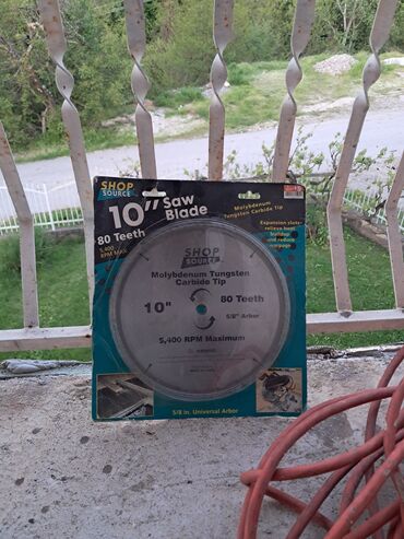 Setovi akumulatorskog alata: Milwaukee i DeWalt setovi alata u koferima 1) Milwaukee ručna kružna — 7