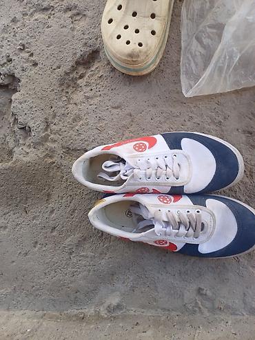 Мужские кроссовки, 42, Б/у, цвет - Белый