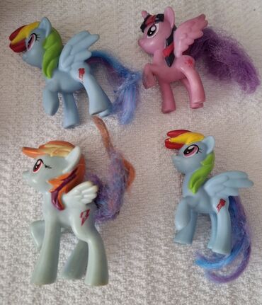 Igračke: Obiman set igračaka inspirisan serijalom My Little Pony. Uključuje na lalafo.rs — 10 Igračke: Obiman set igračaka inspirisan serijalom My Little Pony. Uključuje — 10
