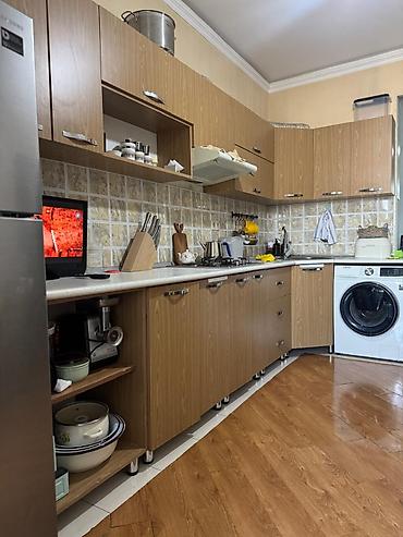 umuvalnik: Mətbəx mebeli satılır. Uuznluq 3,45 sm, eni -60 sm. Döngə -1.30 sm — 1