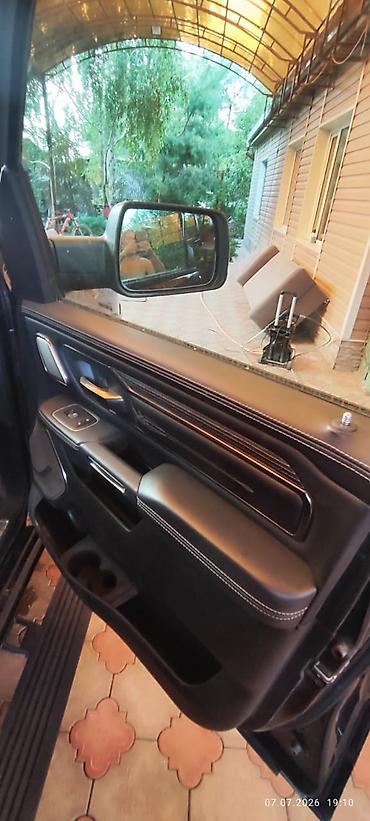 dodg: Dodge Ram 1500: 2020 г., 5.7 л, Автомат, Бензин, Пикап — 8
