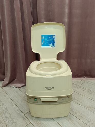 баки для воды: Продаю биотуалет Porta Potti 165 Thetford. Б/у, стоял на улице