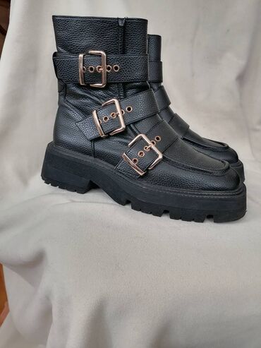 Gležnjače: Gležnjače, Bershka, 37 — 10