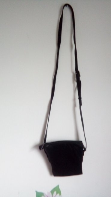 crna bundica imitacija astragan: Kozna torbica funbag snizenaaa moderna kvalitetna torba kupljena u