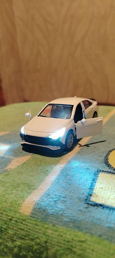 poli: Wekilde Gorduyunuz Ağ Elantra 2021-dan 2024 kimi Olan Modelidi Satiram — 4