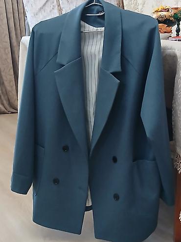 pencek qadin: Zərif qadın blezeri – tünd göy/teal rəngdə, oversize kəsimli. - — 1