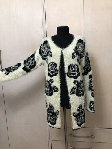 Повседневные платья: Юбки блузки кофточки куртки штаны кардиганы пиджаки . Размеры — 14