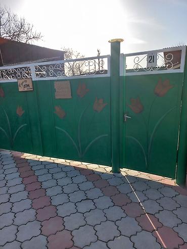 Продажа коттеджей и домов: Продам дом. Три двора,хозяйственный,главный,механический. Имеется — 24