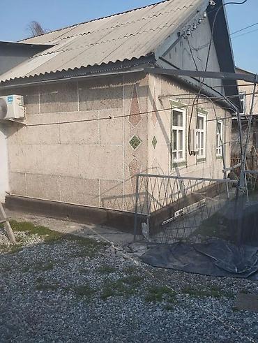 продаю дом ак ордо 1: Продаётся частный дом с большим двором.Имеются гараж, летняя кухня — 2