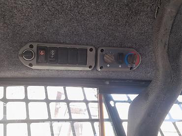 avtocar: Bobcat S220 skid steer yükləyici Xüsusiyyətlər: - Model: Bobcat S220 — 6