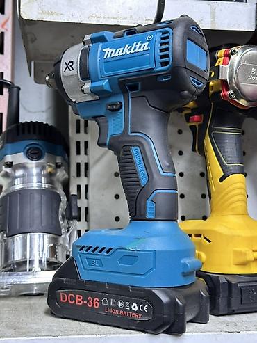 Аккумуляторный ударный гайковёрт Makita XR, бесщёточный. Компактный