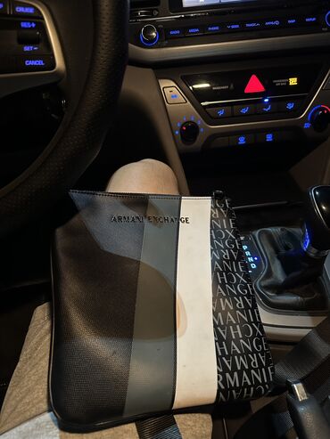 купить кожаный портфель мужской: Продается оригинальная барсетка Armani Exchange Состояние хорошее