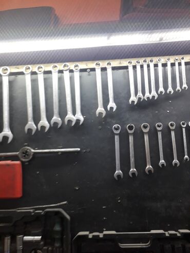 Digər alət dəstləri: Peşəkar mexaniki alətlər dəsti və asma panel Məhsulun tərkibi: - — 7